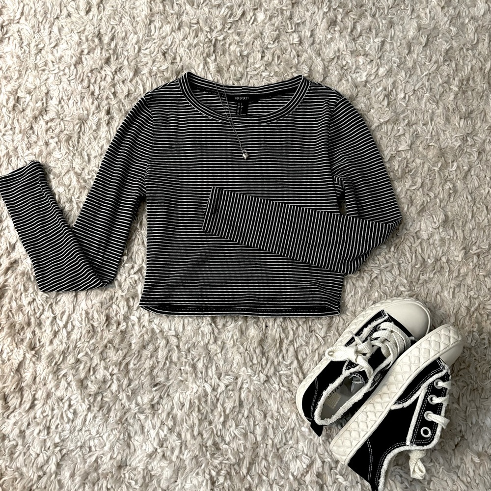 Cropped Forever 21 long sleeve shirt